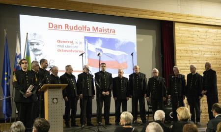 Ob državnem prazniku (1)